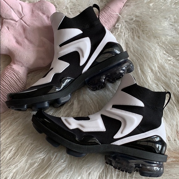 nike vapormax light ll